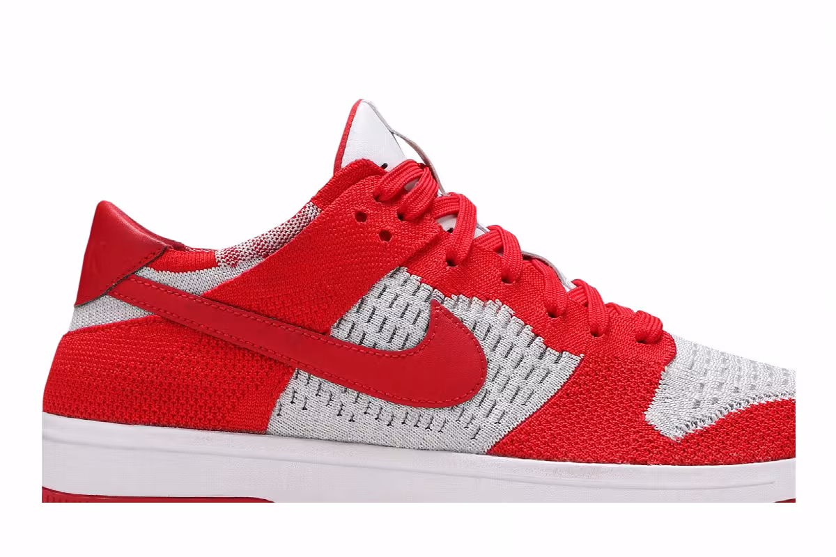 Nike Dunk Low Flyknit University Red, view 3