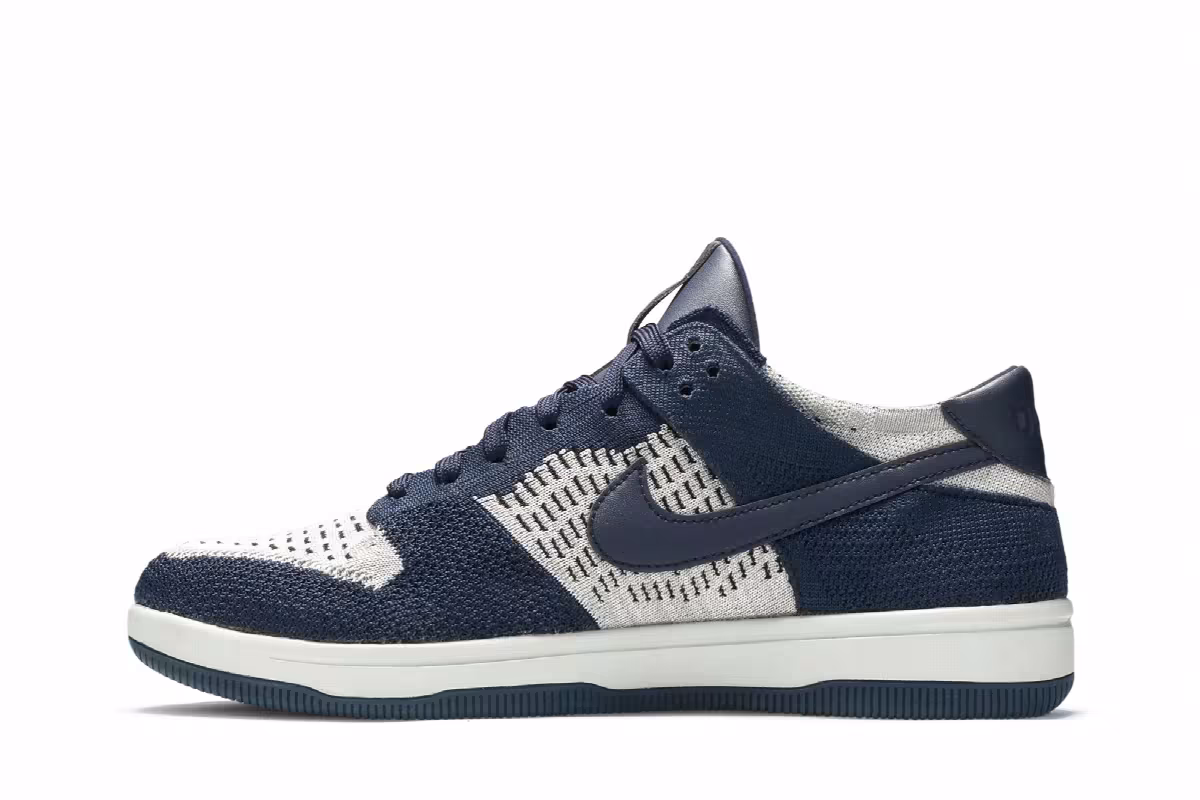 Nike Dunk Low Flyknit College Navy Platinum, view 4