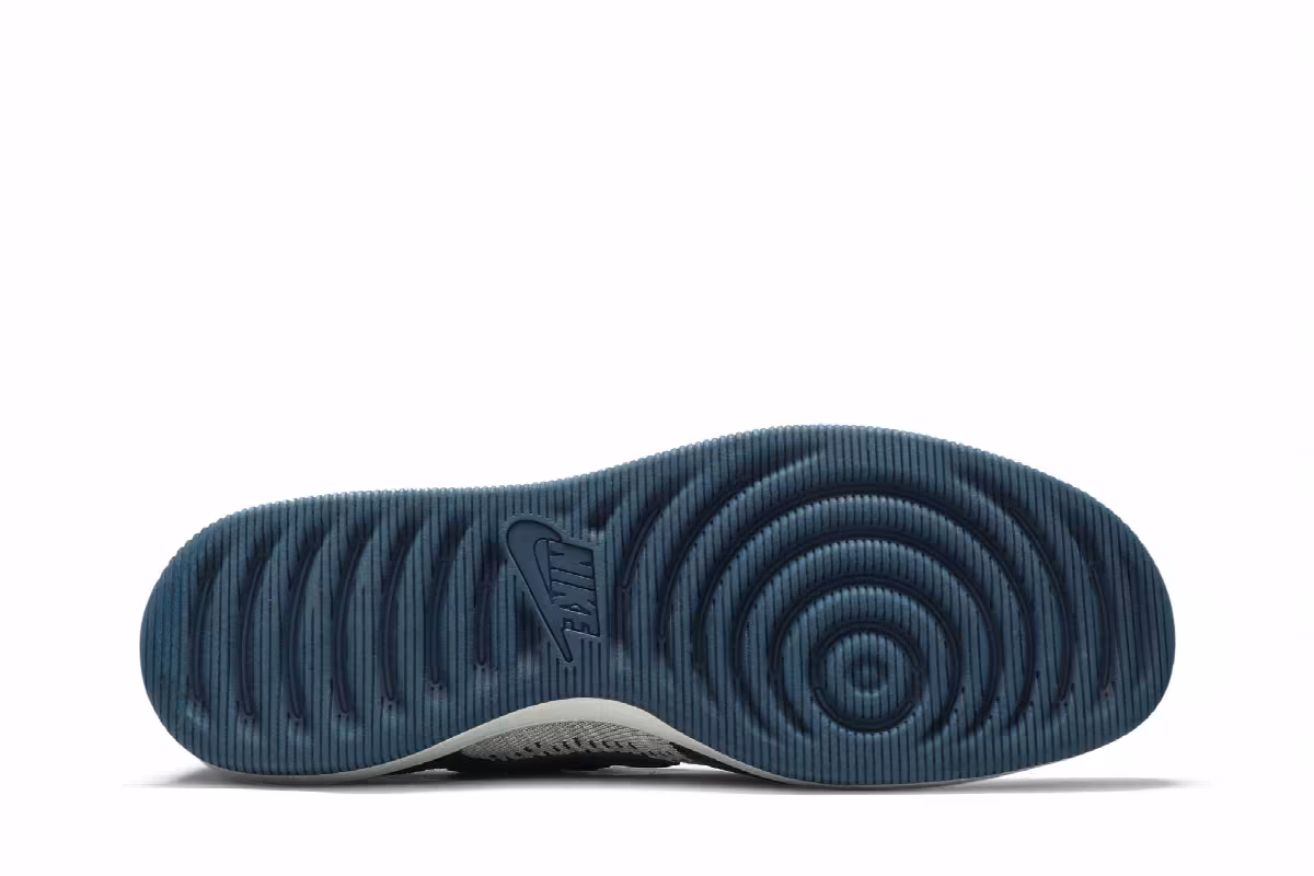 Nike Dunk Low Flyknit College Navy Platinum, view 5