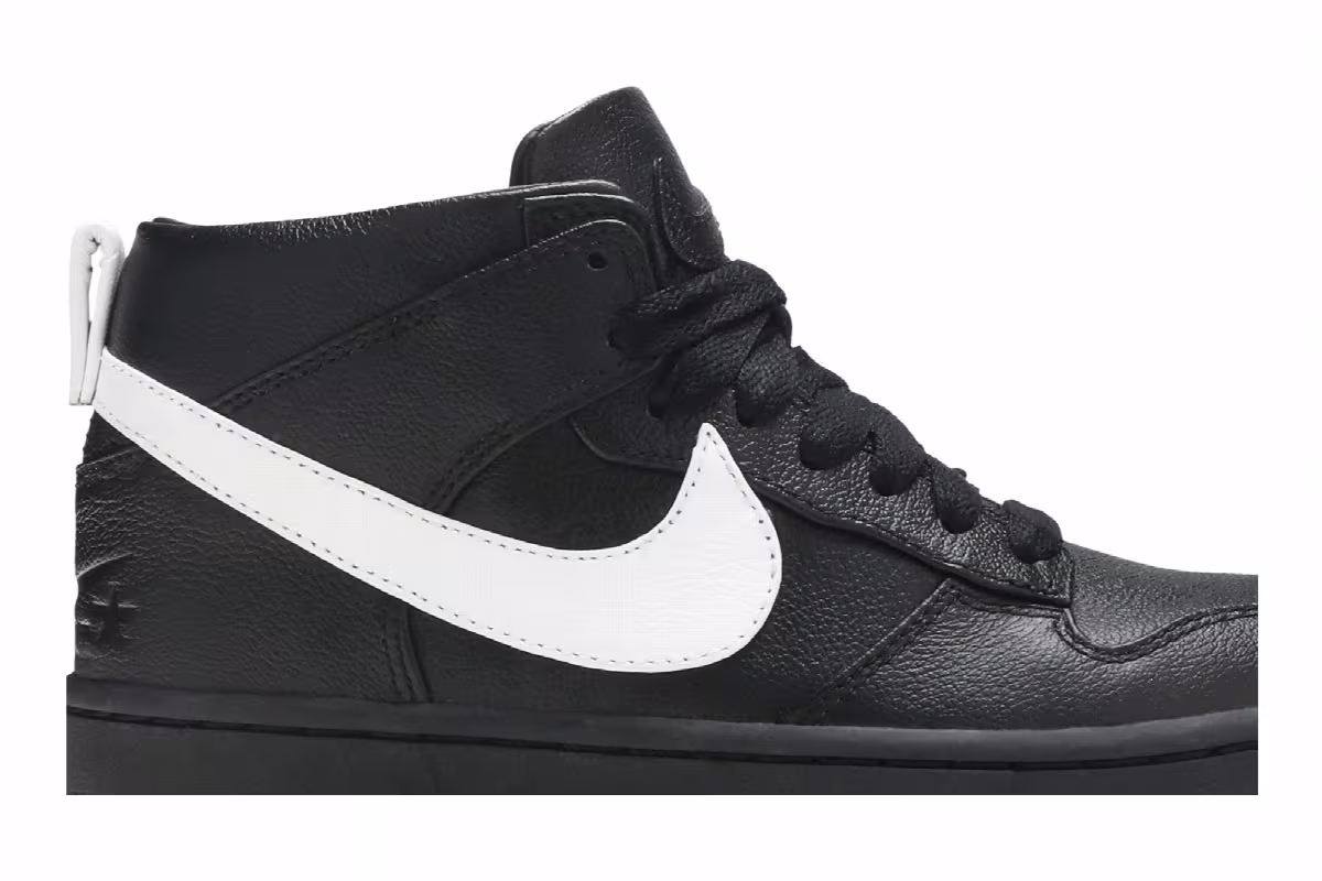 Riccardo Tisci x NikeLab Dunk Lux Chukka Black, view 3