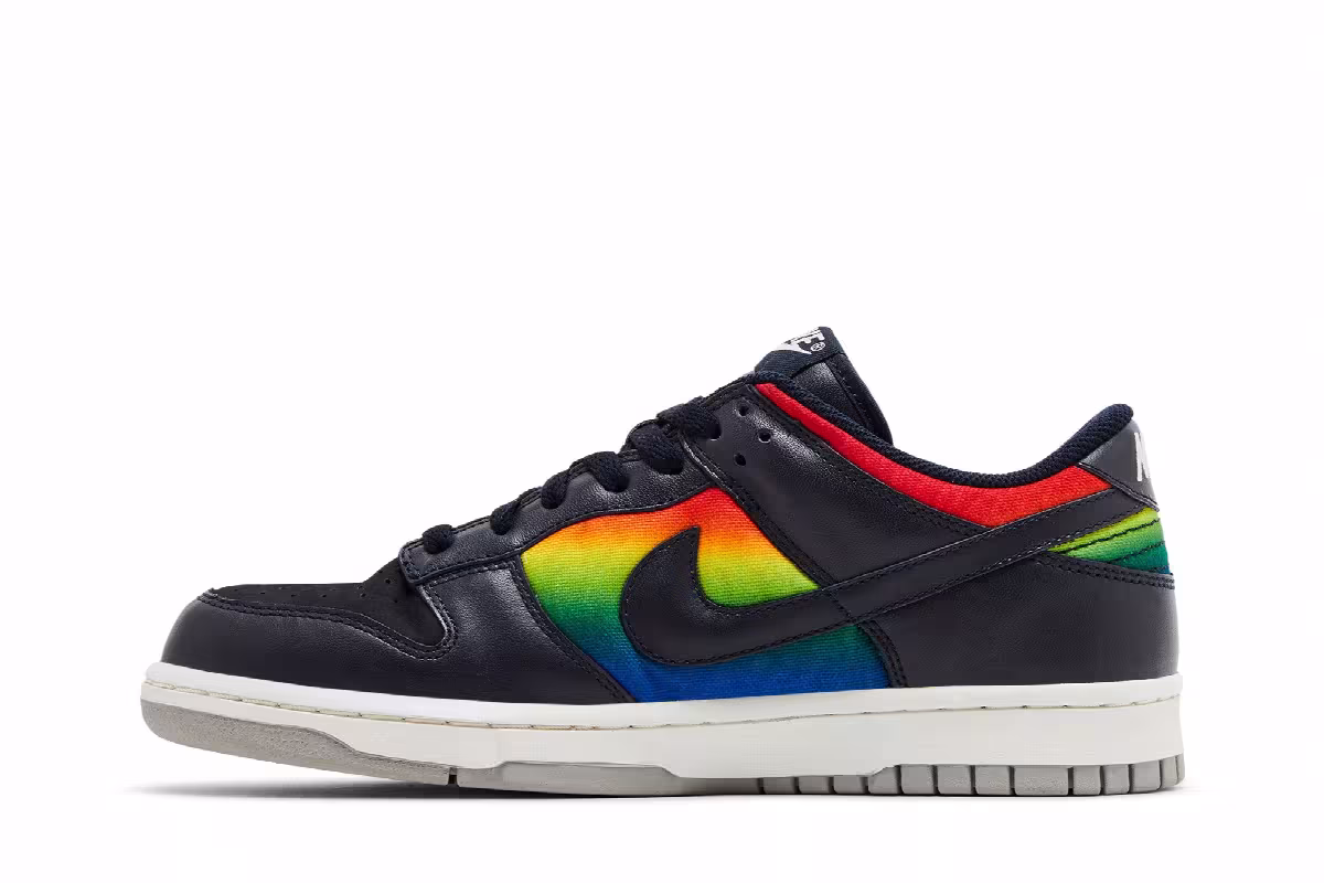 Nike Dunk Low, view 4
