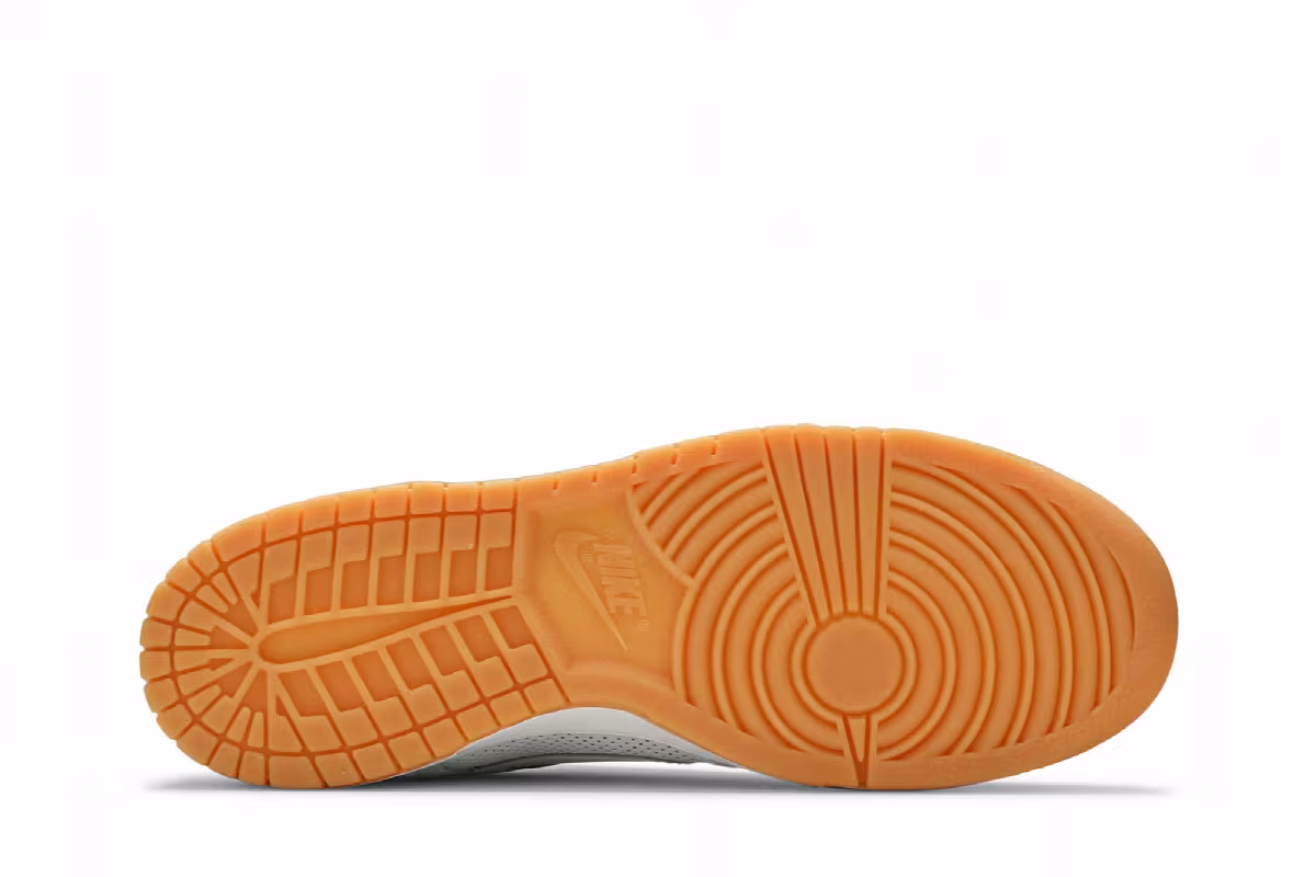 Nike Dunk Low, view 5