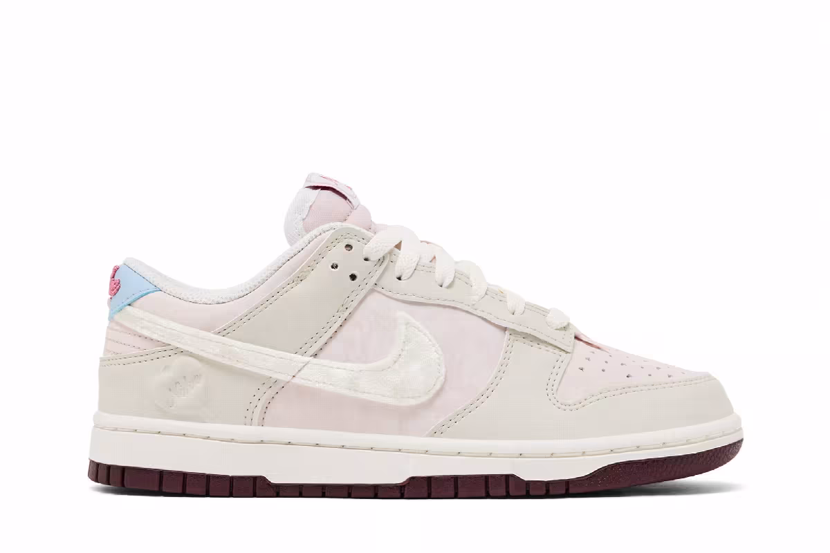 Nike Women's Dunk Low Valentine's Day 2026, view 2