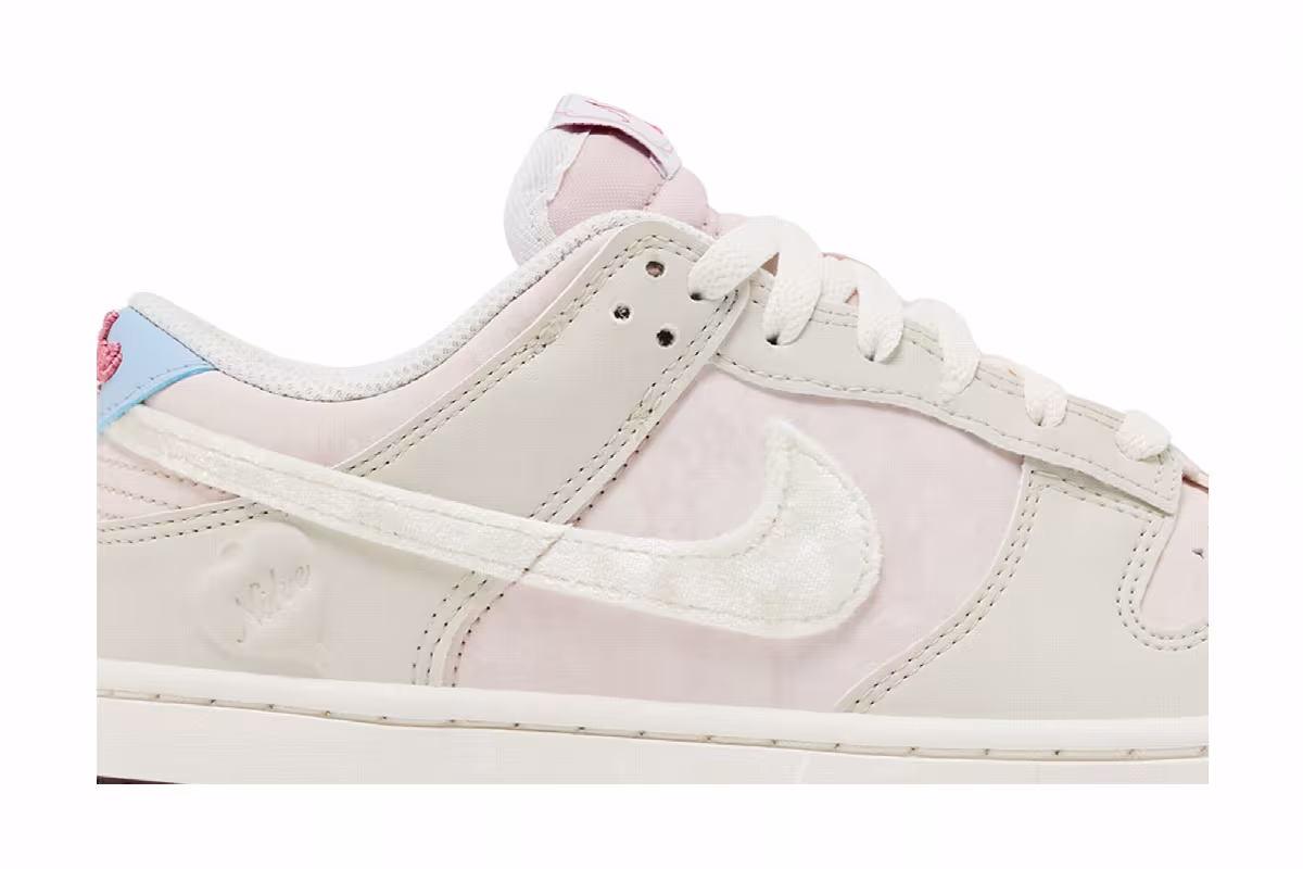 Nike Women's Dunk Low Valentine's Day 2026, view 3