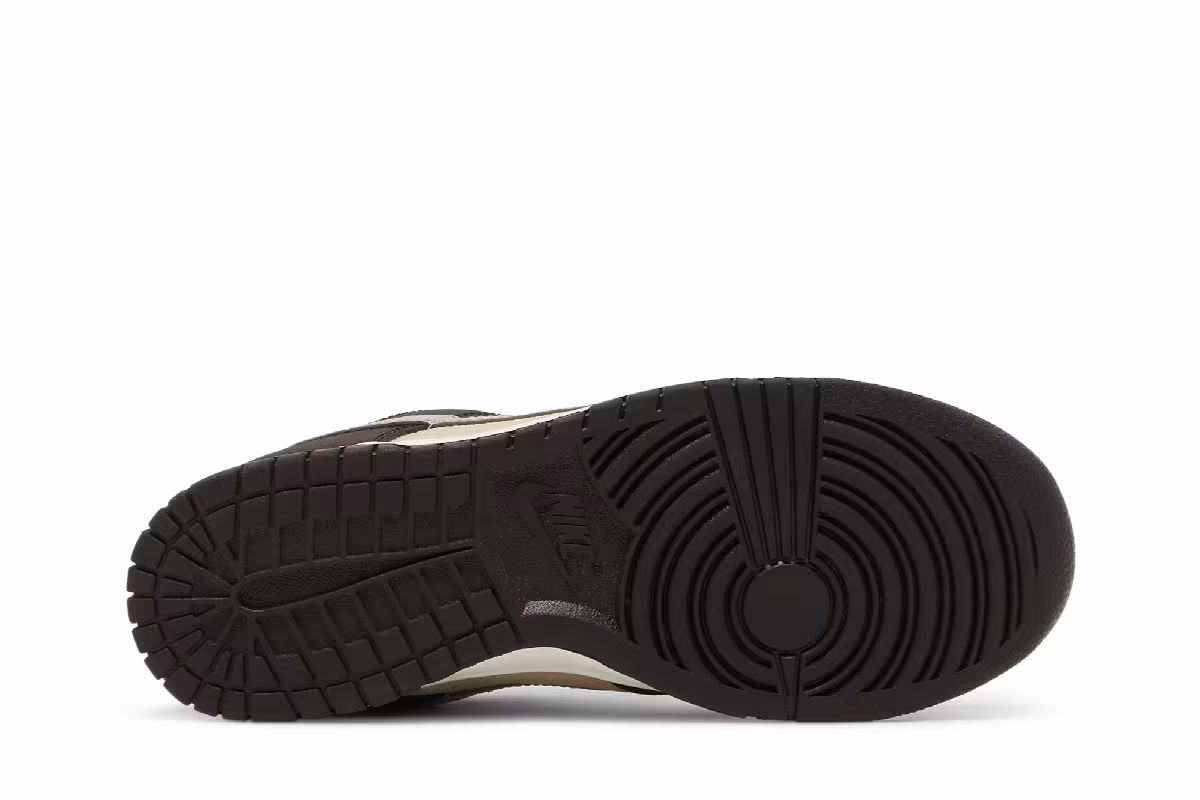 Nike Women's Dunk Low Starry Laces, view 5