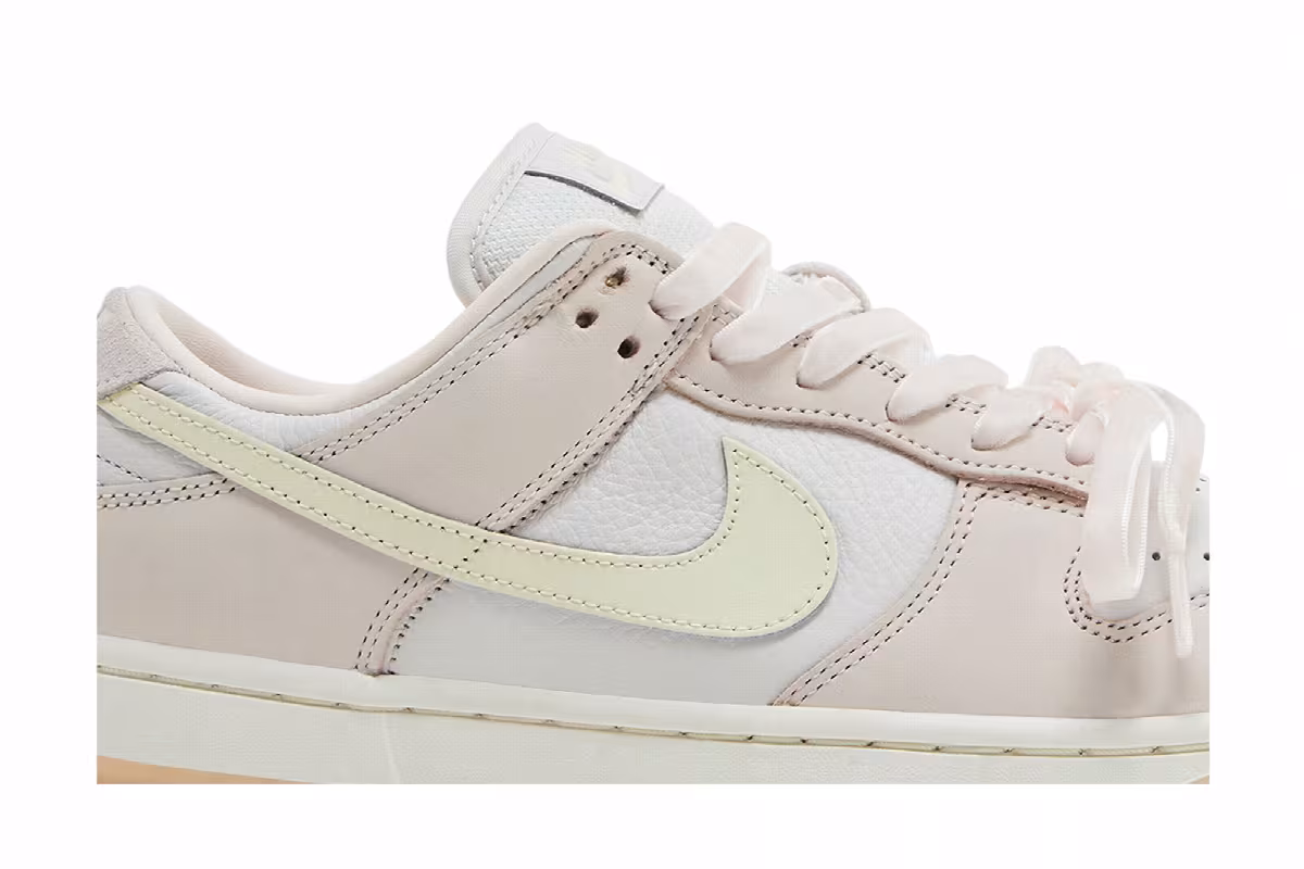 Nike Women's Dunk Low Light Soft Pink, view 3