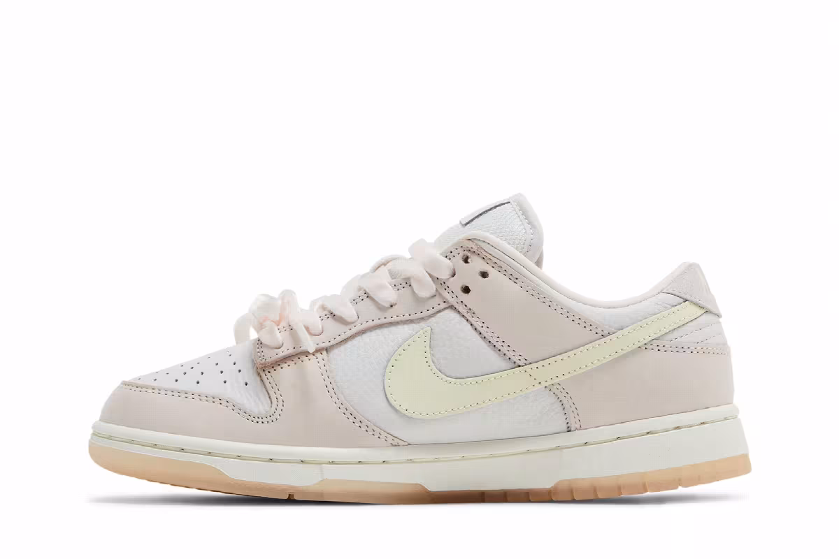 Nike Women's Dunk Low Light Soft Pink, view 4
