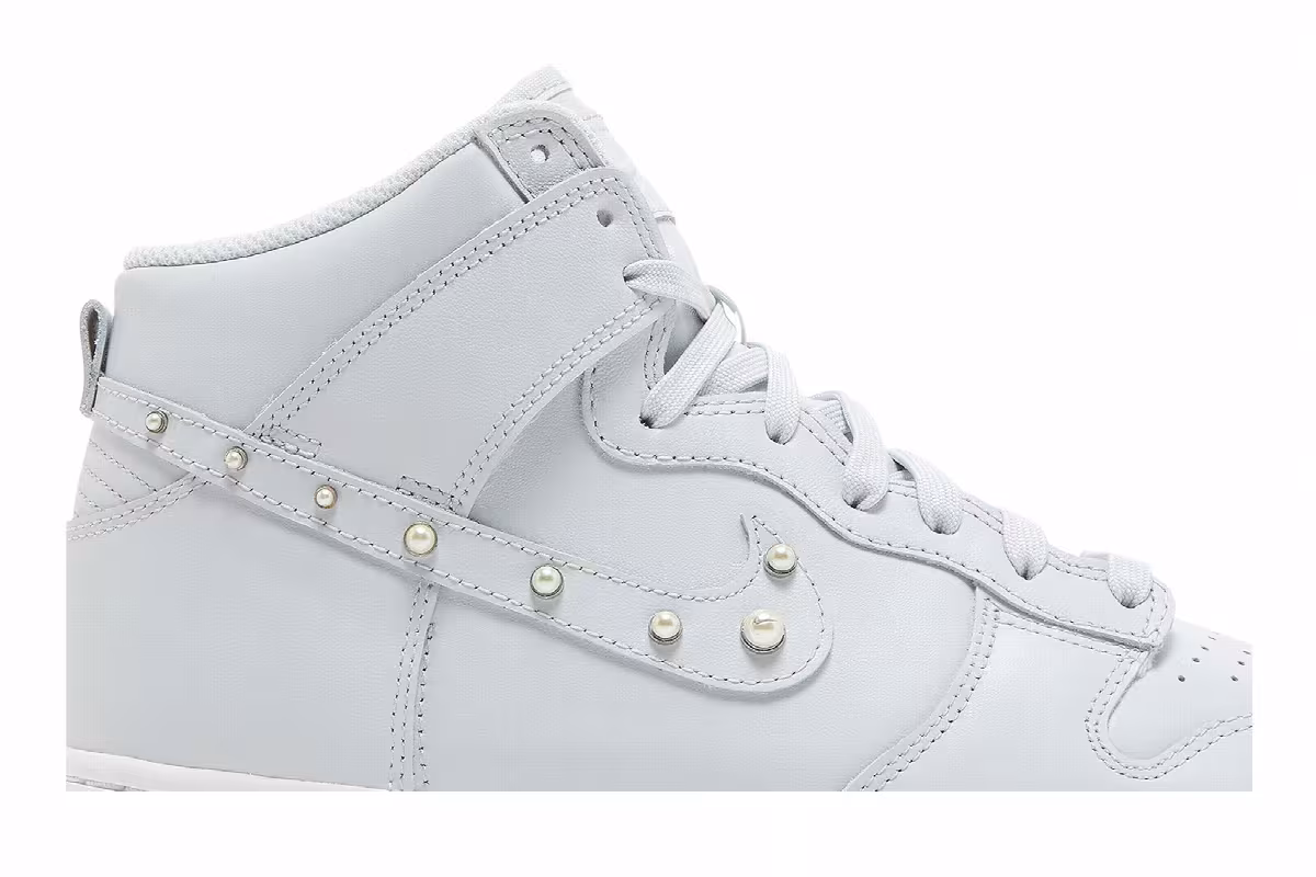 Nike Women's Dunk High SE Dons Pearls, view 3