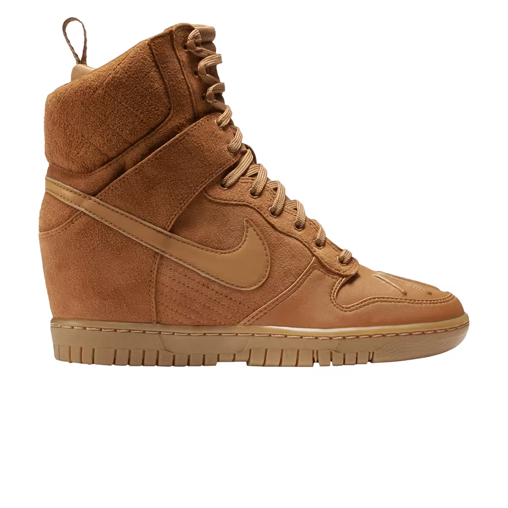 Nike Women's Dunk Sky High SneakerBoot Tawny Gum Medium Brown