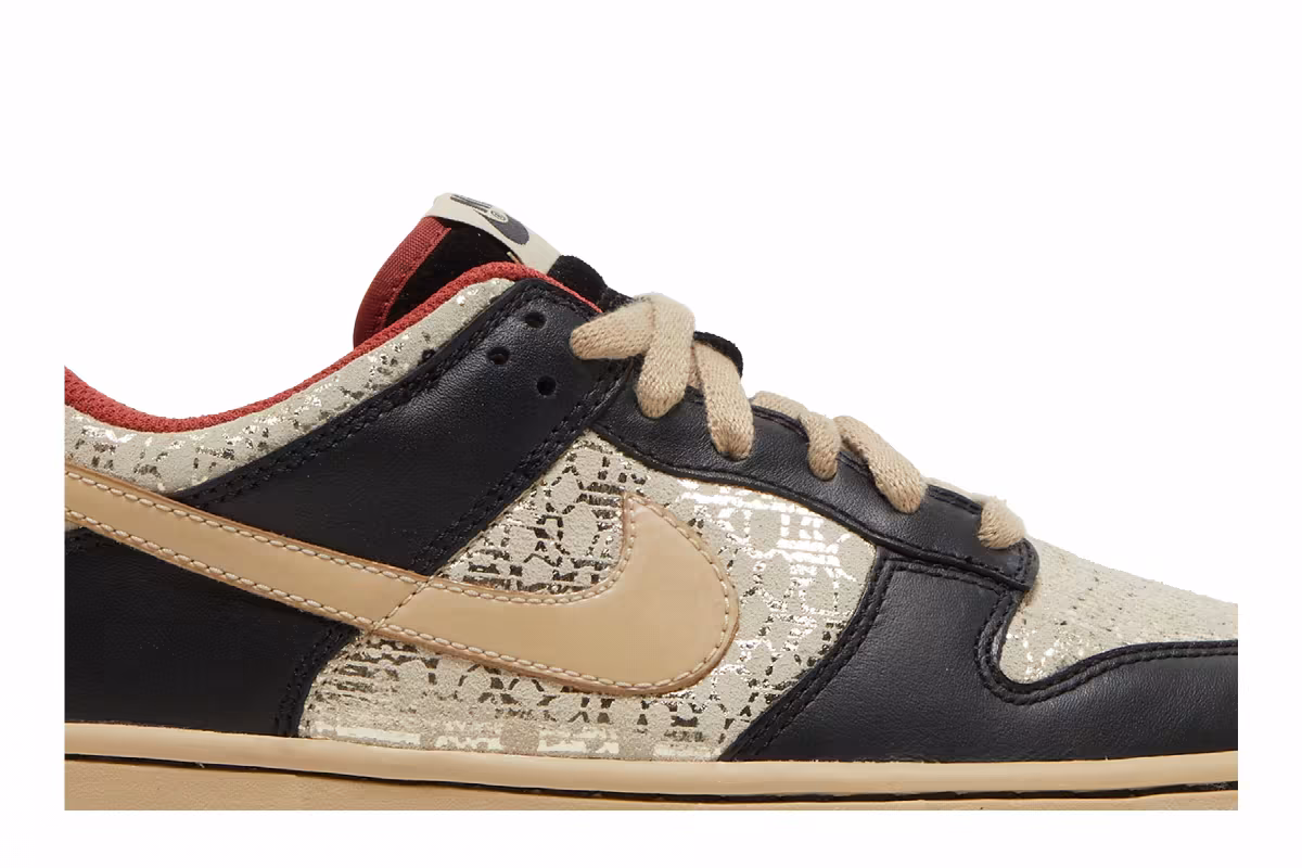 Nike Women's Dunk Low Premium, view 3