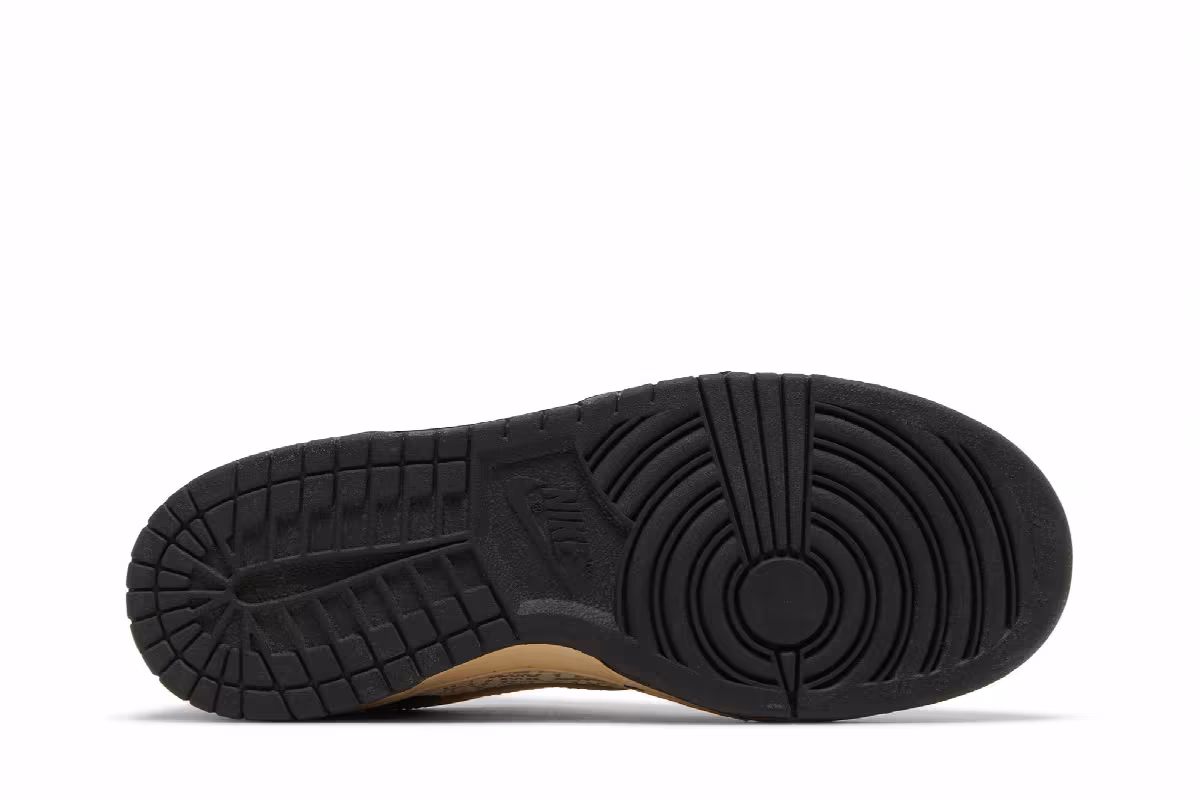 Nike Women's Dunk Low Premium, view 5