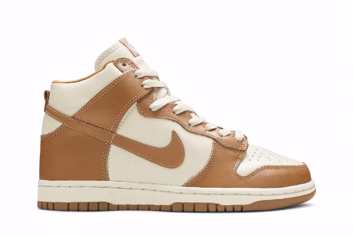 Nike W'S Dunk High, view 2