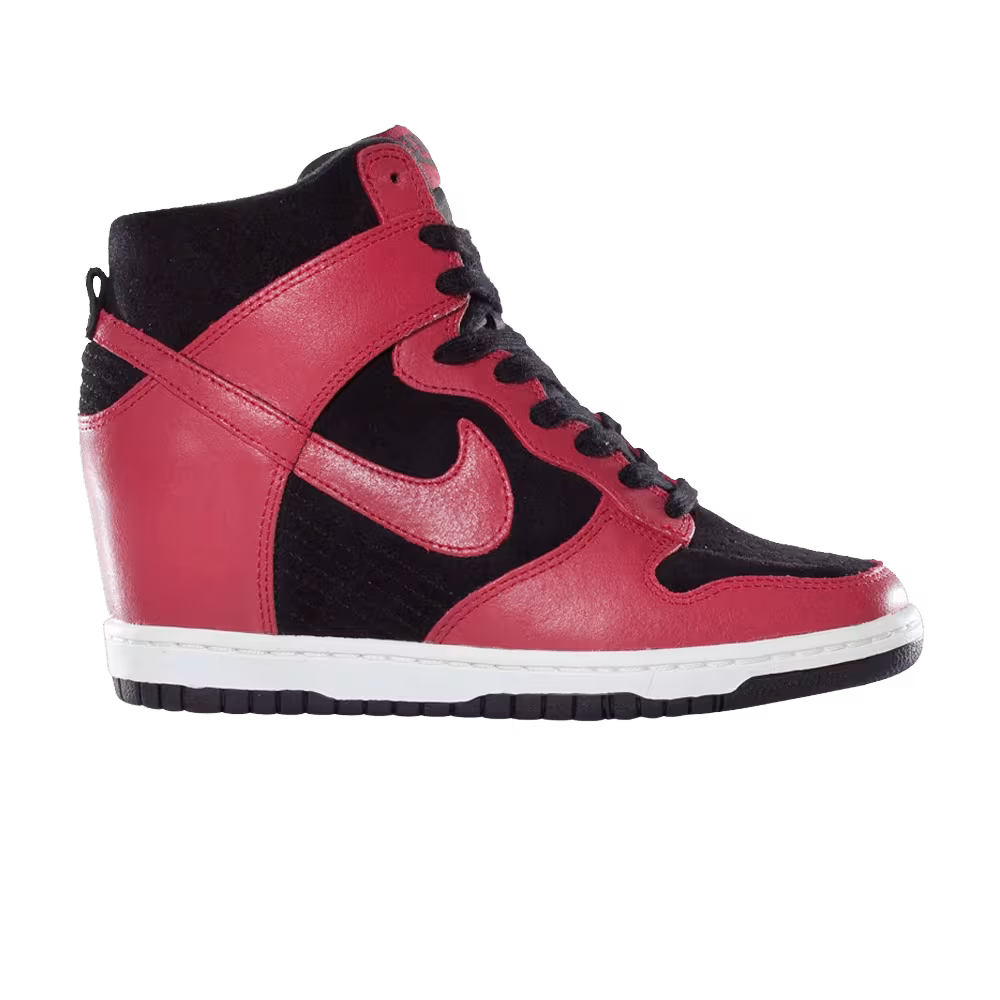Nike Women's Dunk Sky High Bred