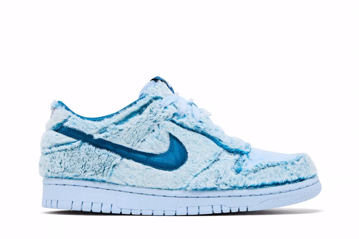 Nike Dunk Low GS Abominable Snowman, view 2