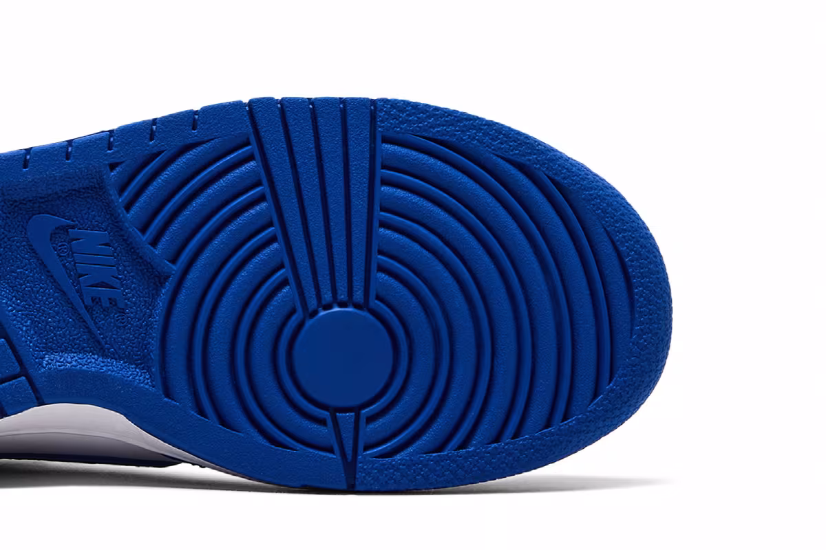 Nike Dunk Low GS Kentucky 2025, view 6