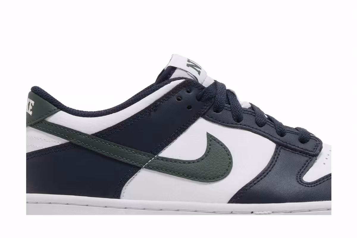 Nike Dunk Low GS Obsidian Vintage Green, view 3