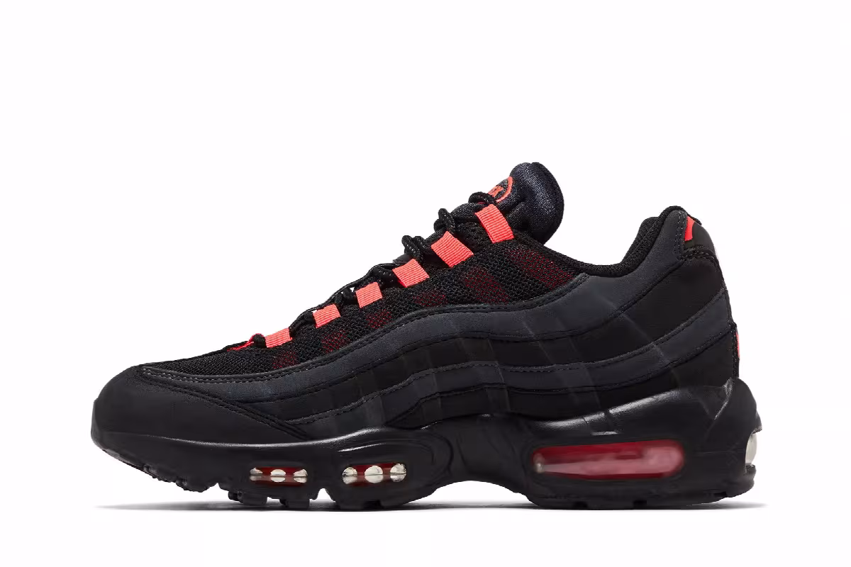 Nike Air Max 95 Black Laser Crimson, view 4