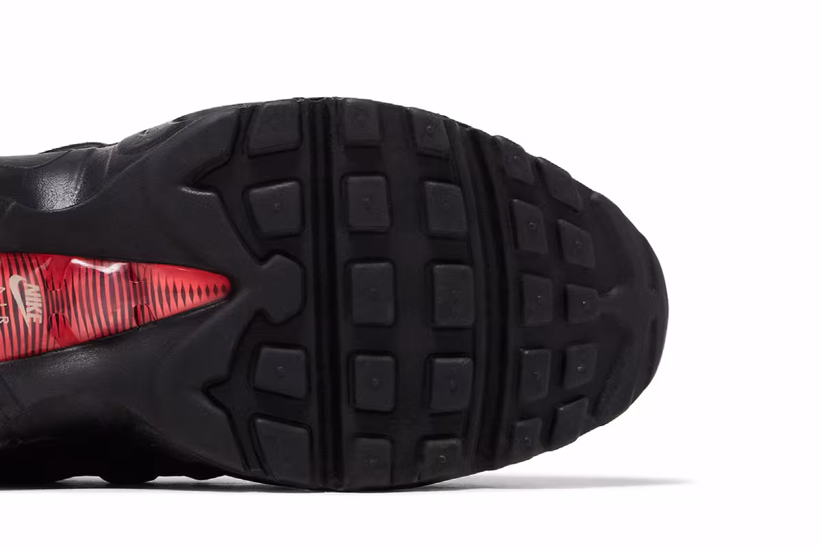Nike Air Max 95 Black Laser Crimson, view 6