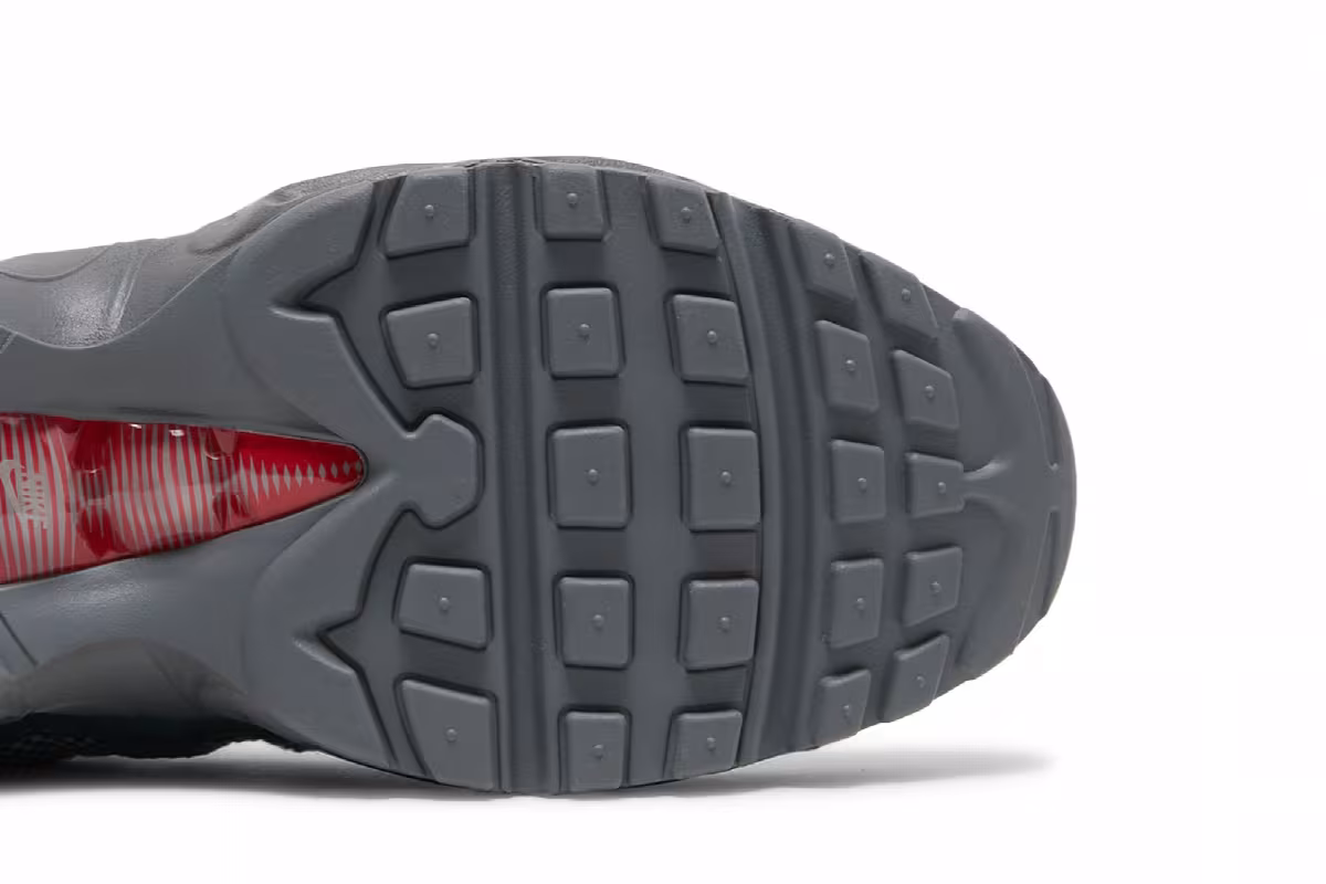 Nike Air Max 95 Essential Smoke Grey University Red, view 6