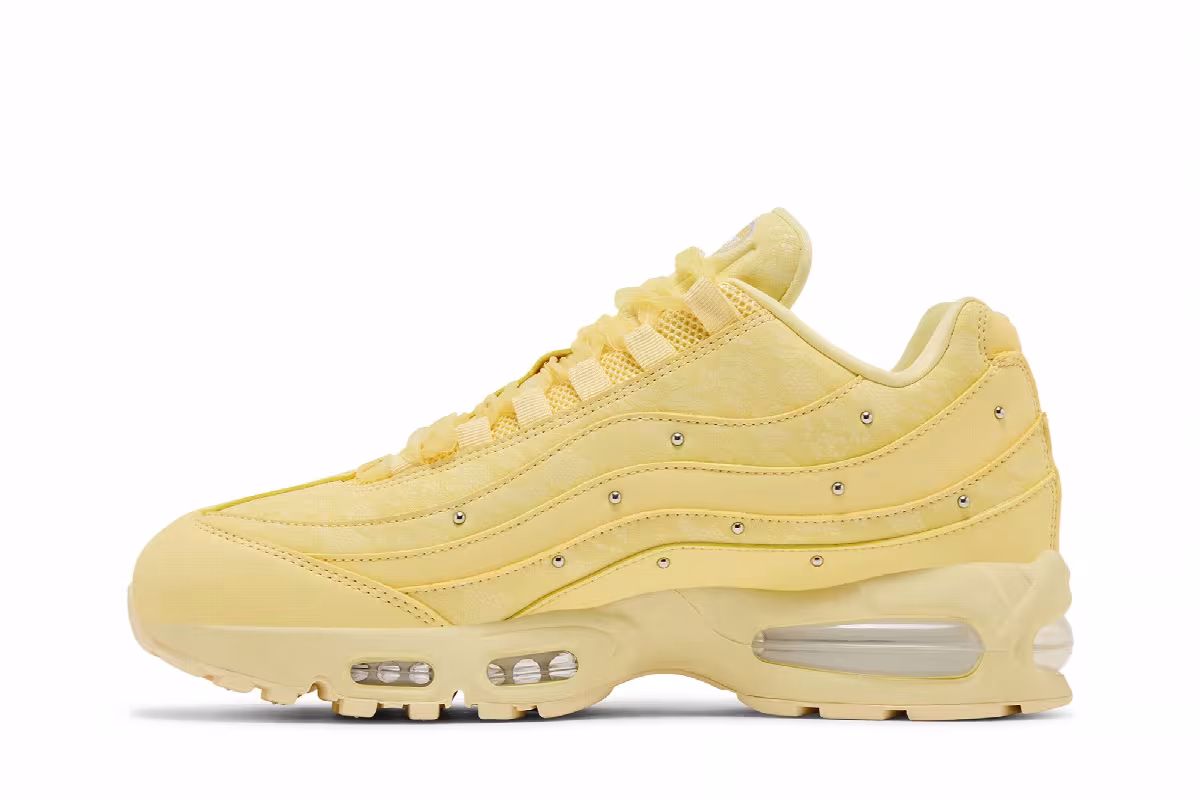 Nike Women's Air Max 95 Soft Yellow, view 4