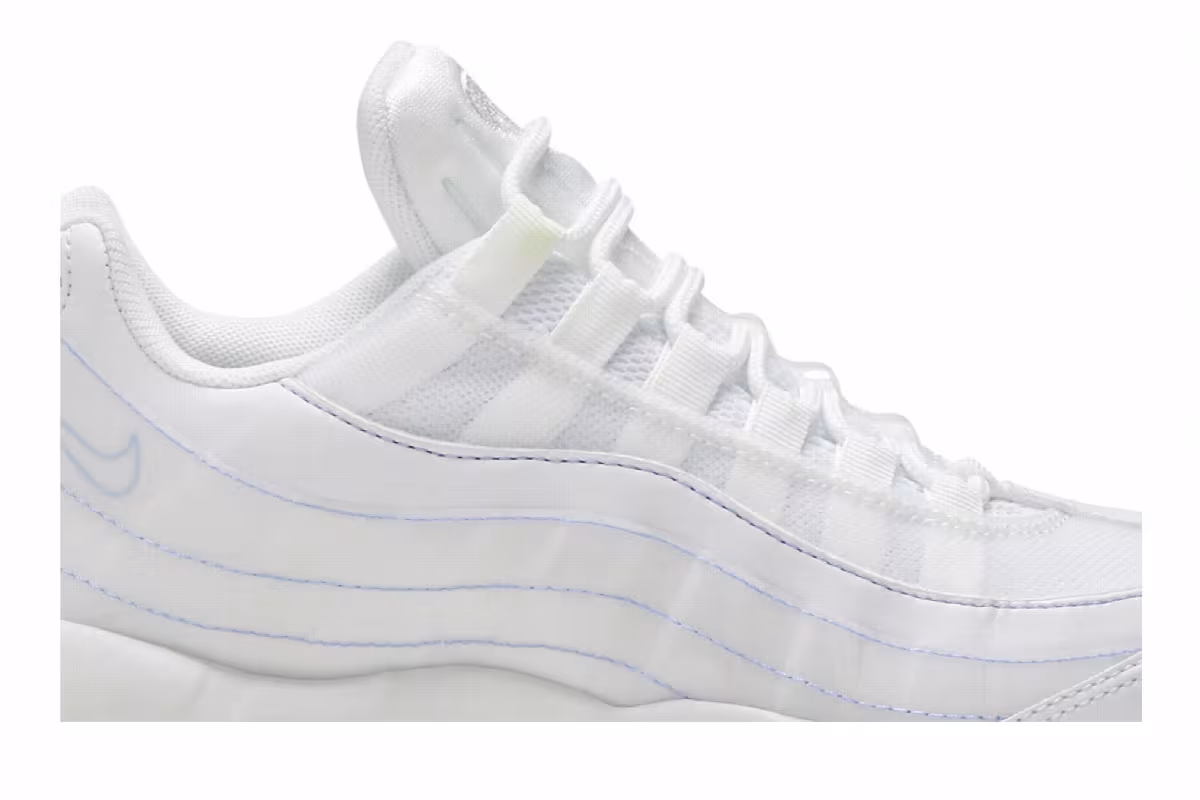 Nike Women's Air Max 95 SE Summit White, view 3