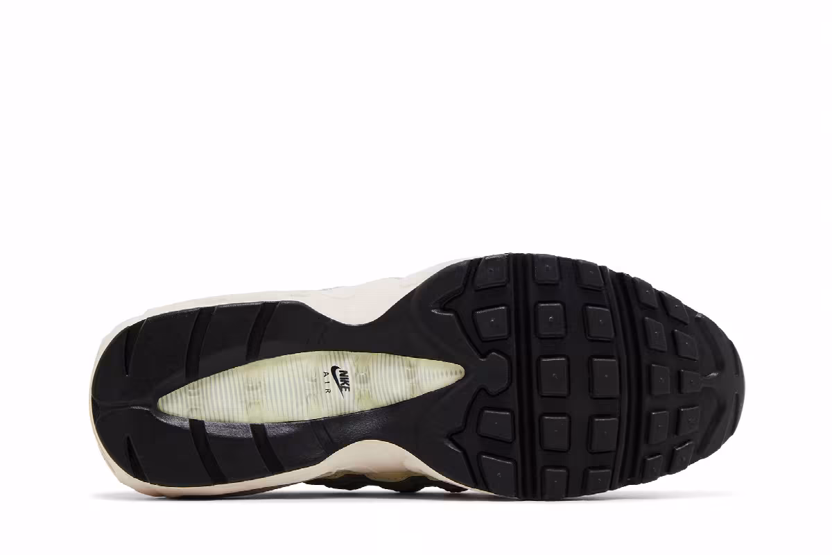 Nike Women's Air Max 95 Speed Lacing - Metallic Silver, view 5