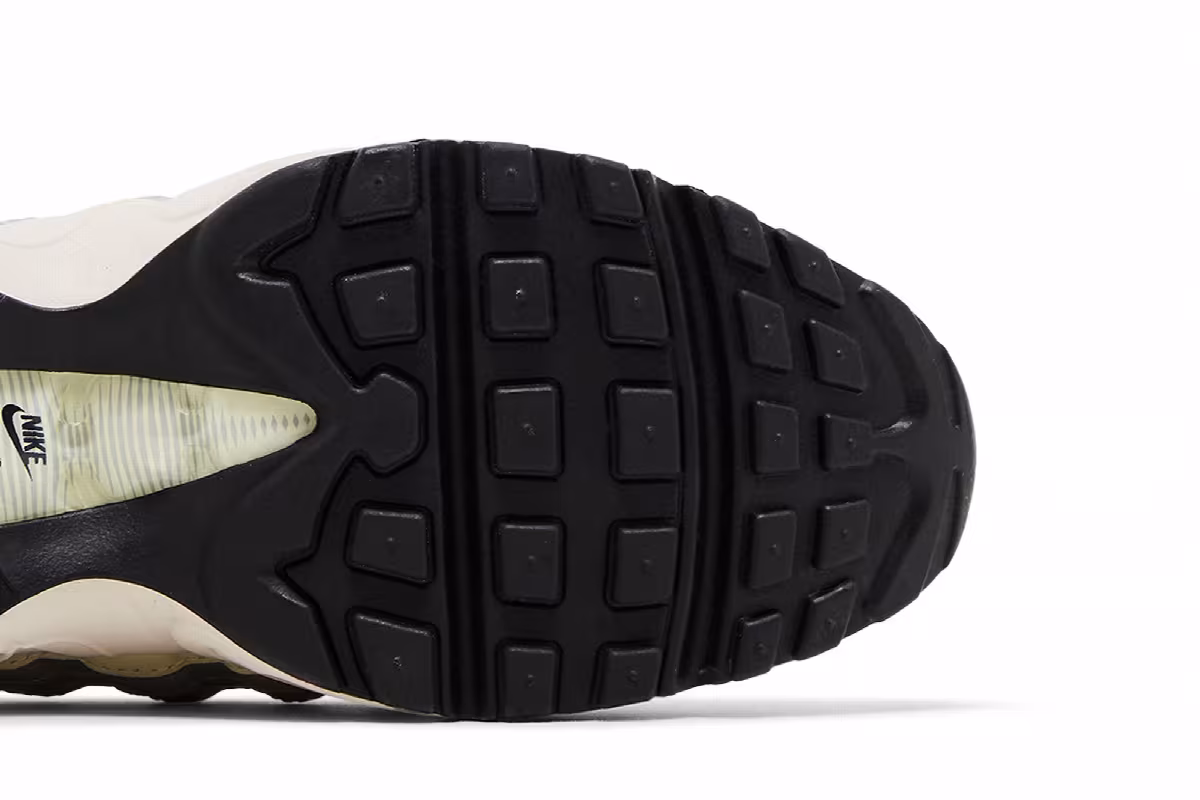 Nike Women's Air Max 95 Speed Lacing - Metallic Silver, view 6