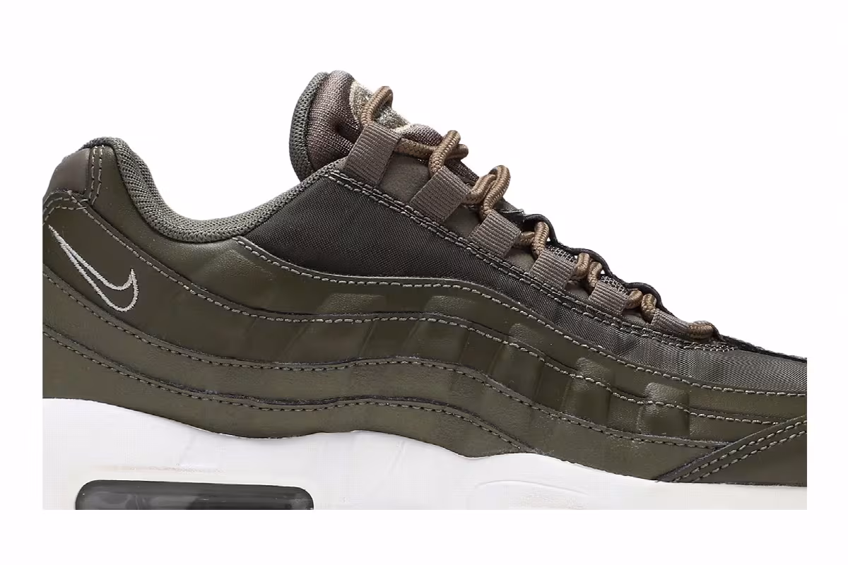 Nike Women's Air Max 95 Olive Canvas, view 3