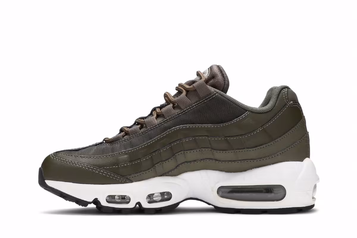 Nike Women's Air Max 95 Olive Canvas, view 4