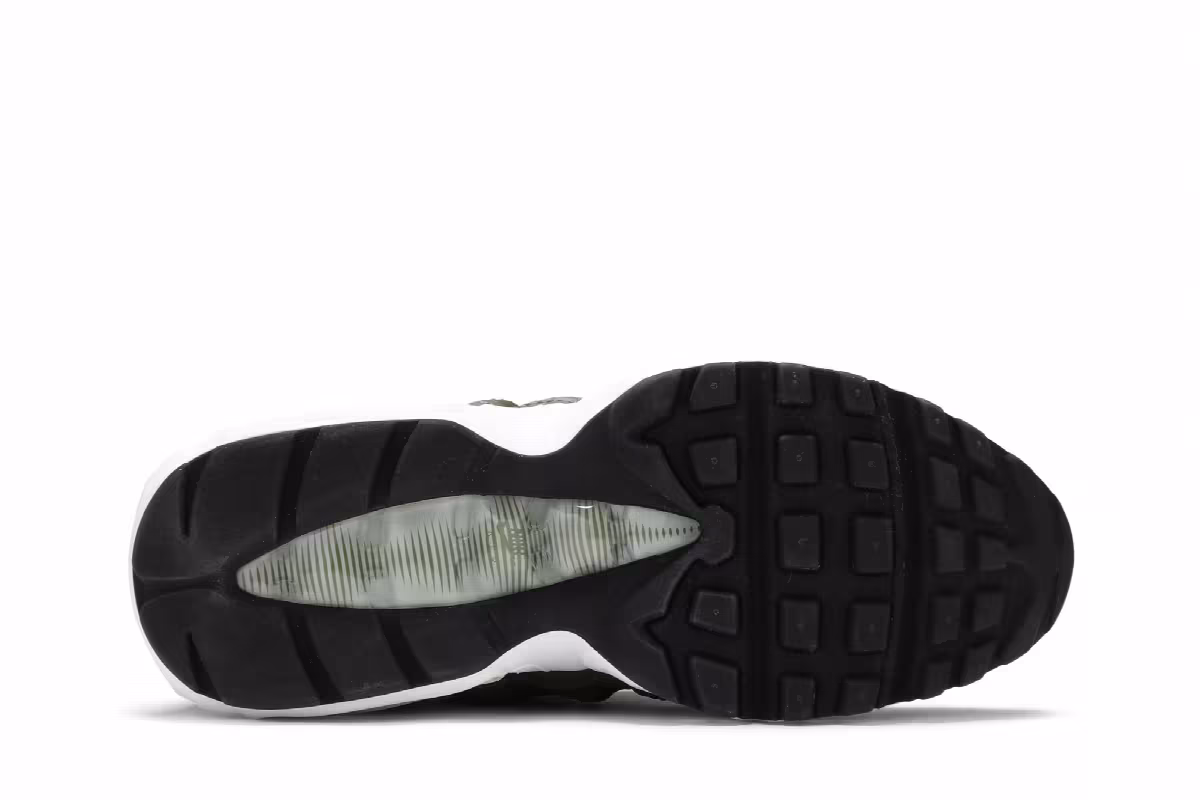 Nike Women's Air Max 95 Olive Canvas, view 5