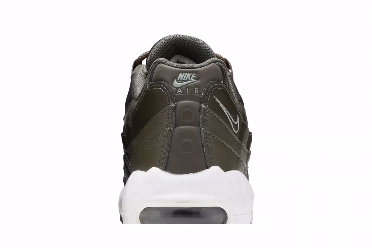 Nike Women's Air Max 95 Olive Canvas, view 8