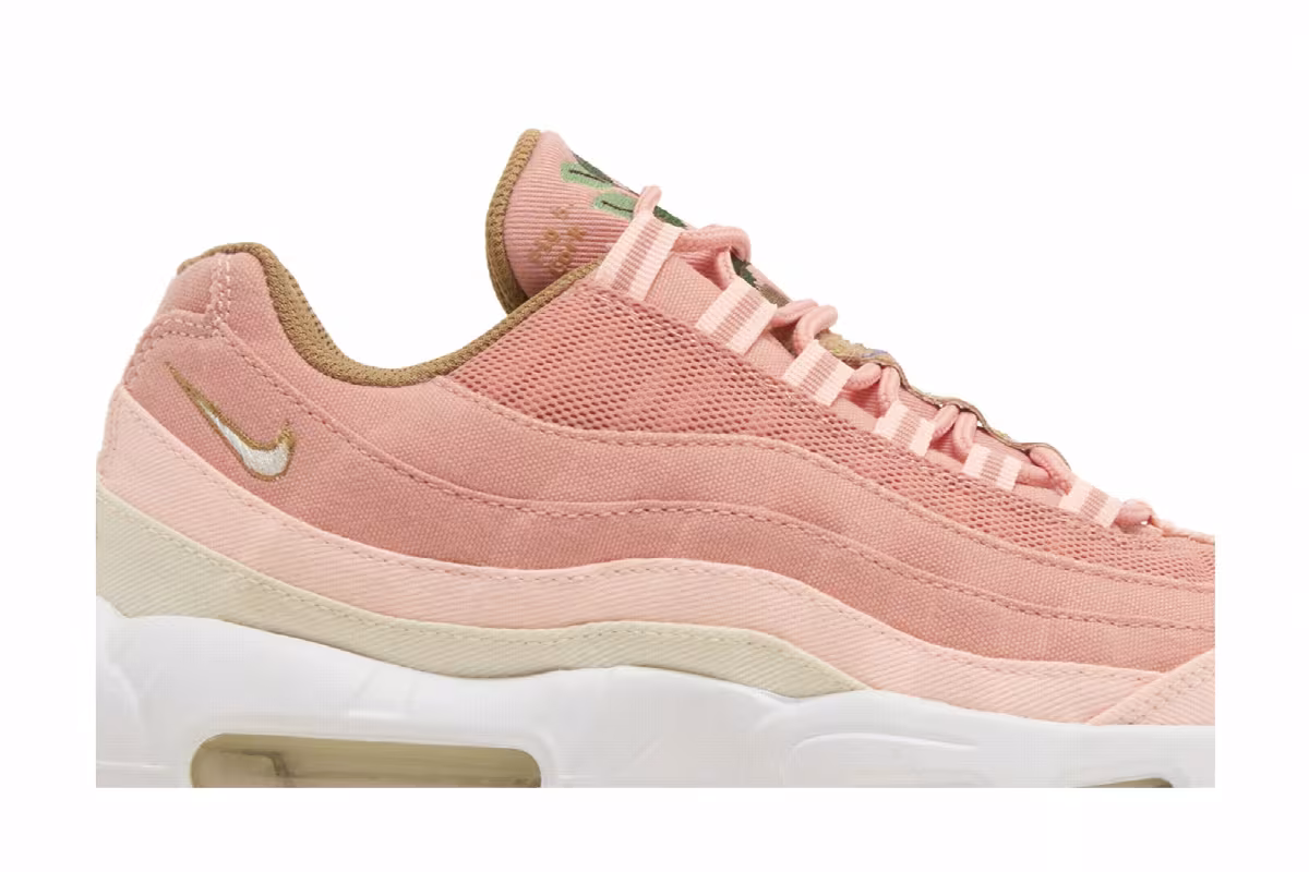 Nike Women's Air Max 95 SE Cork - Apricot Agate, view 3