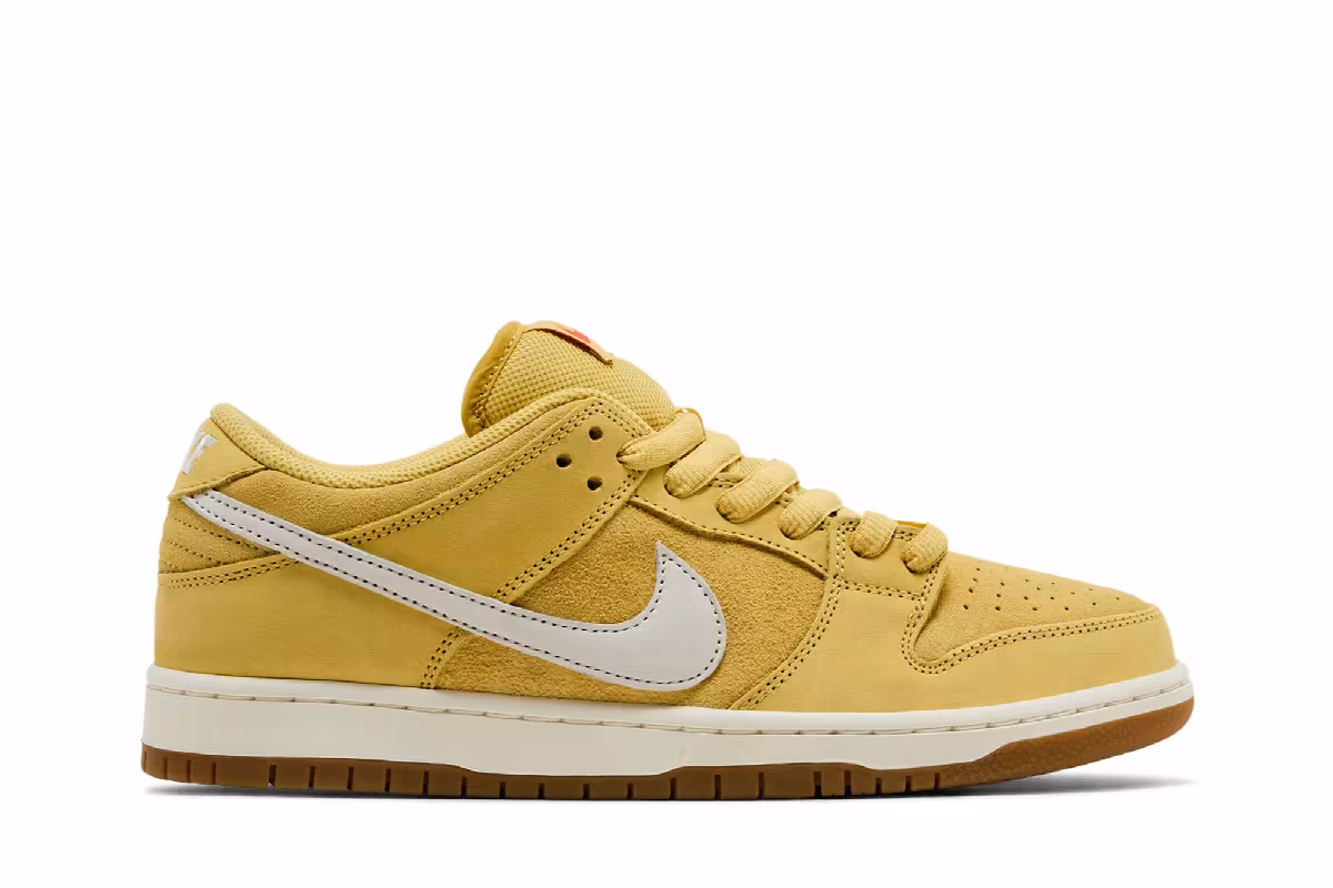 Nike Dunk Low Pro SB Saturn Gold, view 2