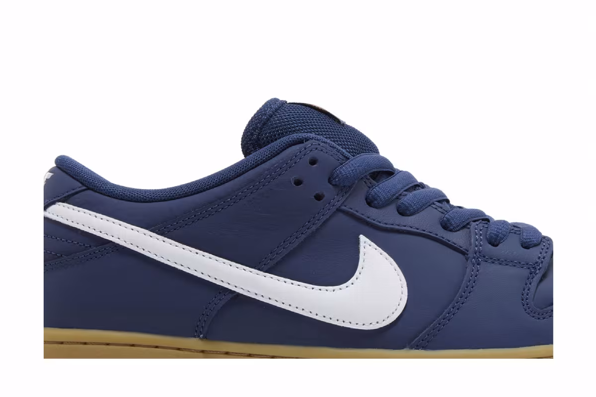 Nike Dunk Low Pro SB Navy Gum, view 3