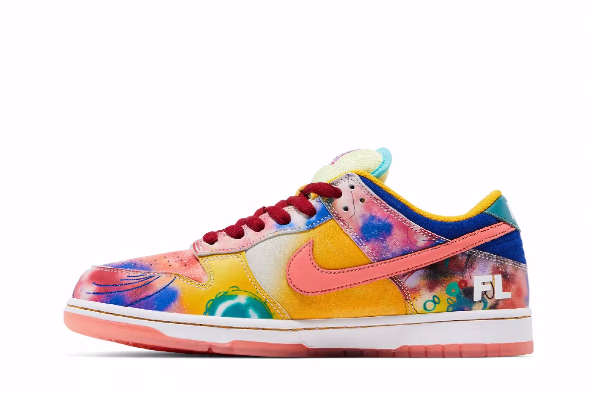 Futura Laboratories x Nike Dunk Low SB Sunblush, view 4