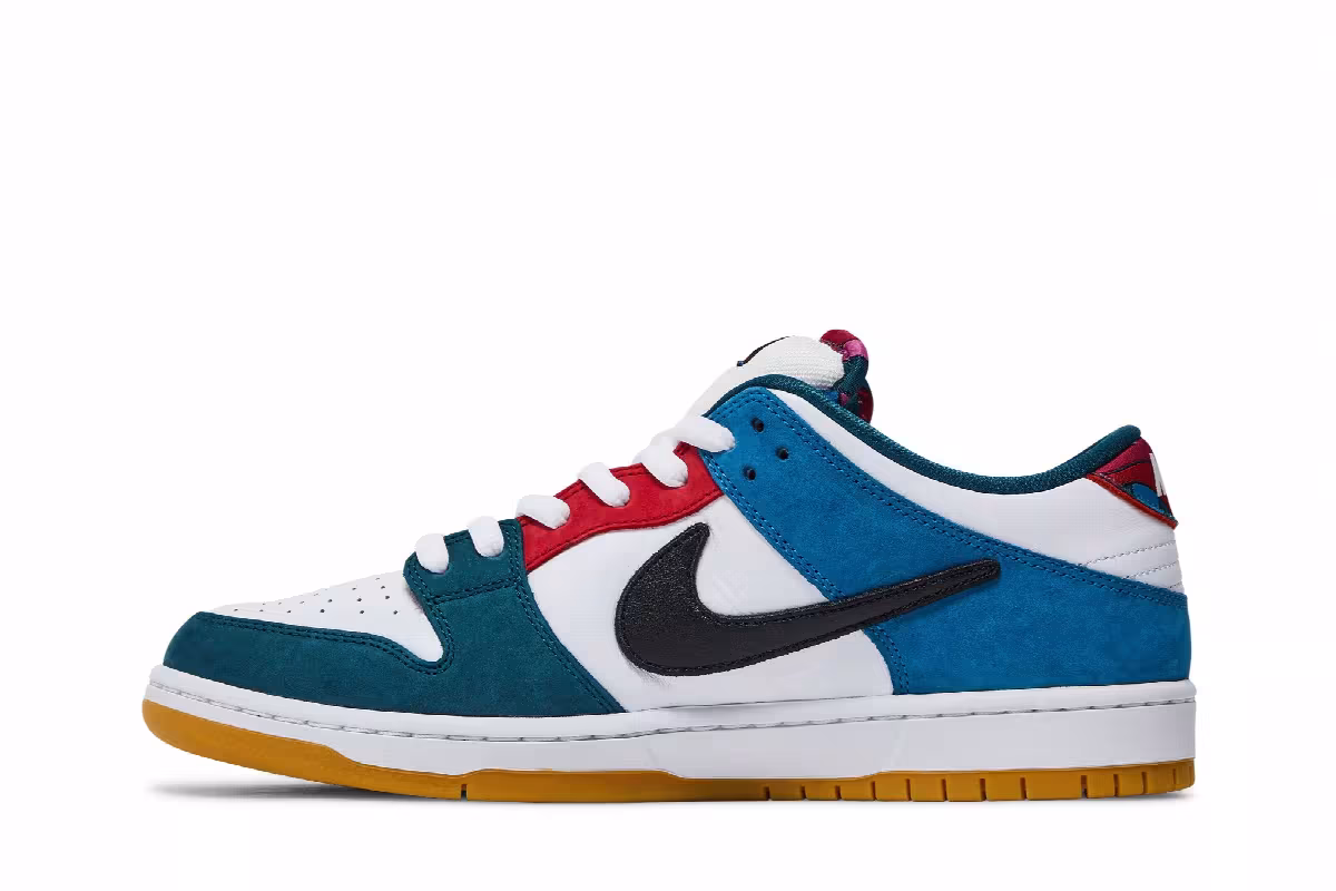 Parra x Nike Dunk Low SB Friends & Family, view 4