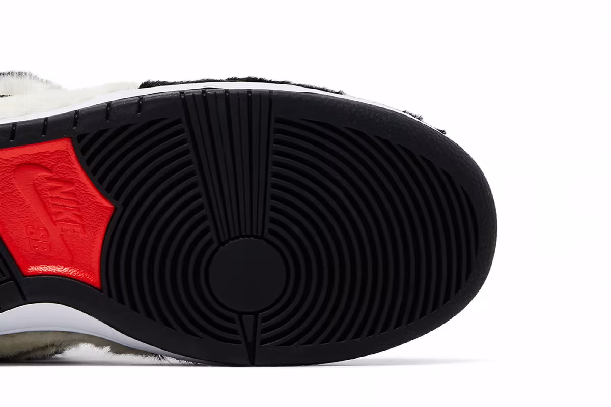 Verdy x Nike Dunk Low SB Vick, view 6