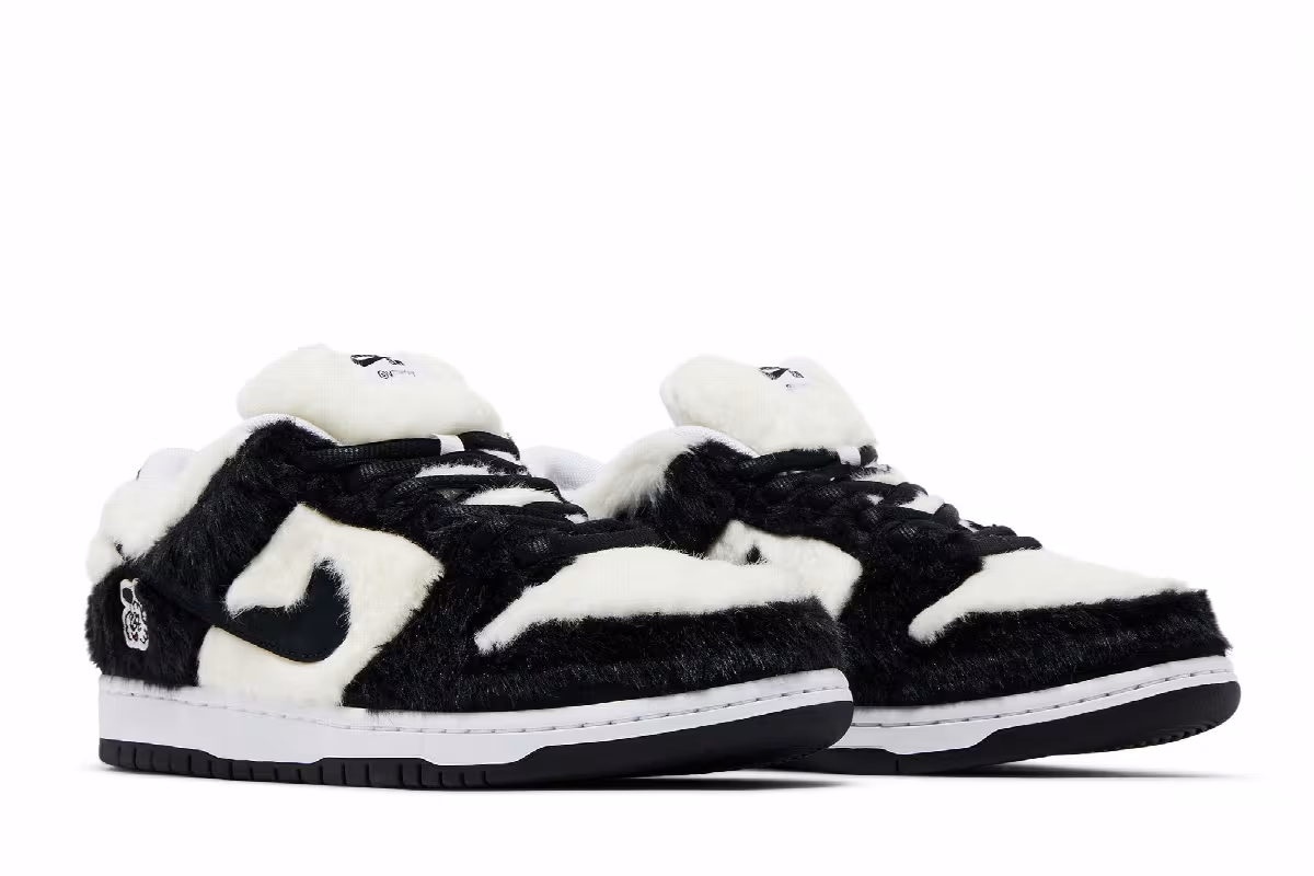 Verdy x Nike Dunk Low SB Vick, view 9