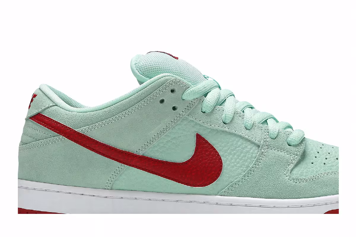 Nike Dunk Low Pro SB Mint Red, view 3