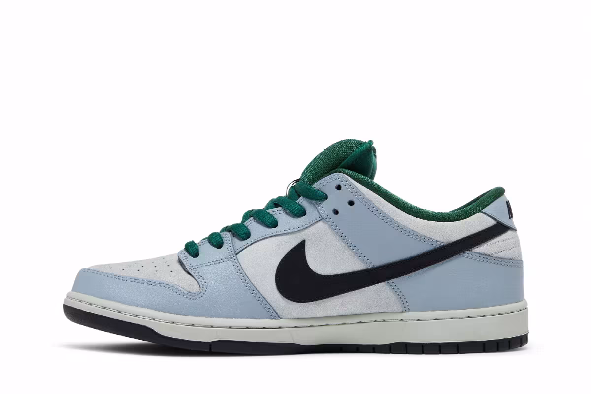 Nike Dunk Low Premium SB Maple Leaf, view 4