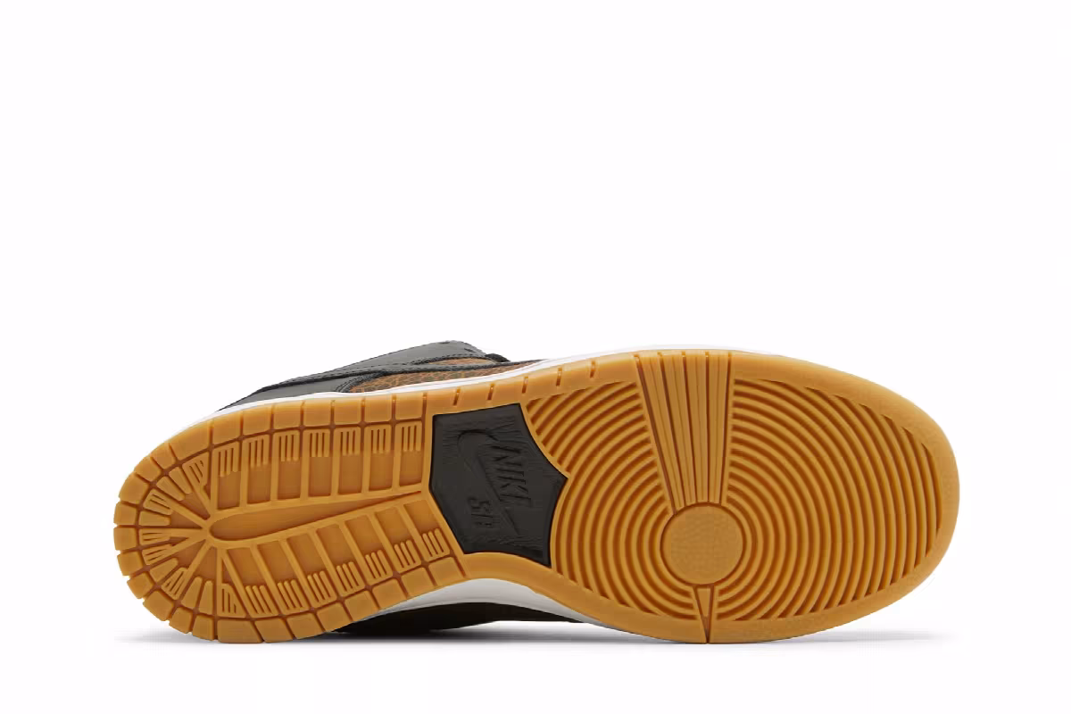 Nike Dunk Low Premium SB Giraffe, view 5