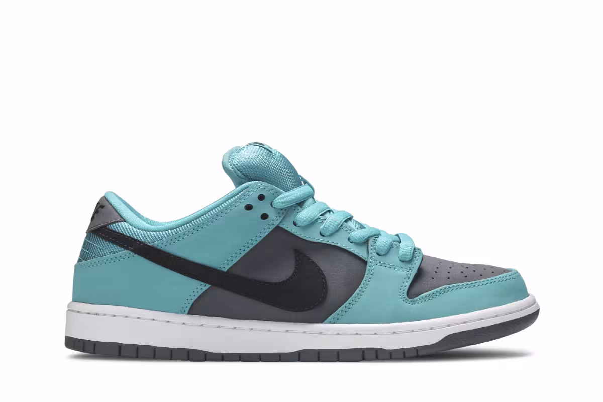 Nike SB Dunk Low Pro, view 2
