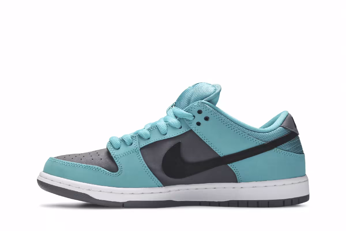 Nike SB Dunk Low Pro, view 4