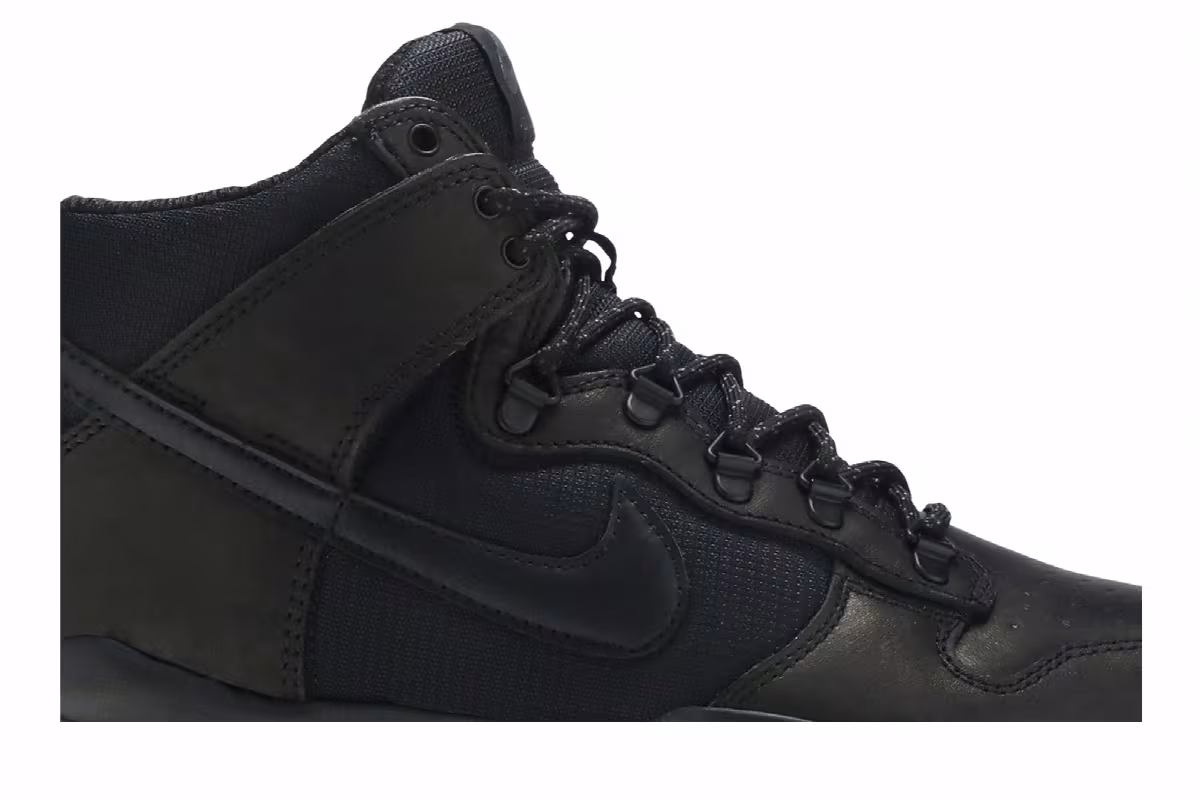 Nike SB Dunk High Boot Black, view 3