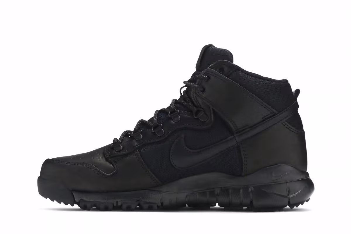 Nike SB Dunk High Boot Black, view 4