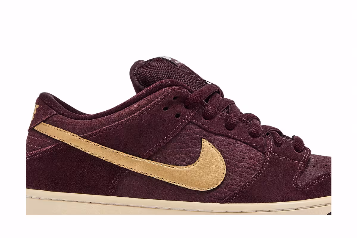 Nike Dunk Low Pro SB UK Passport, view 3