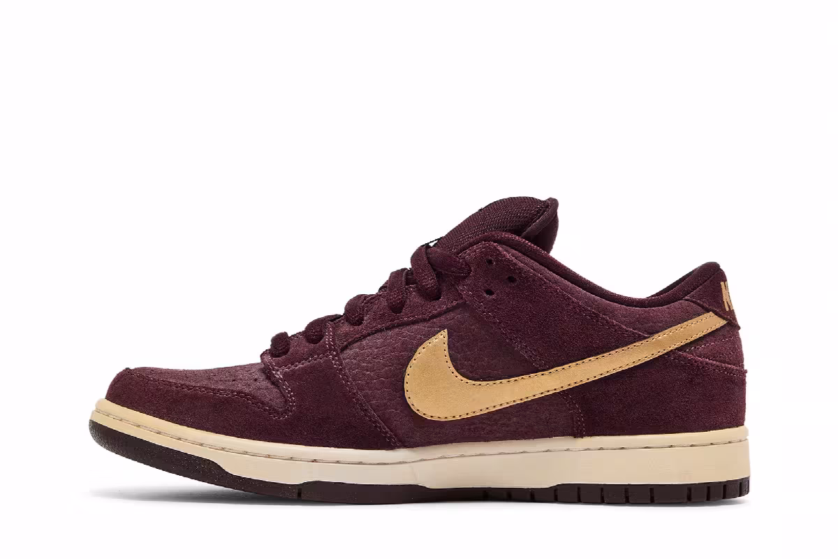 Nike Dunk Low Pro SB UK Passport, view 4