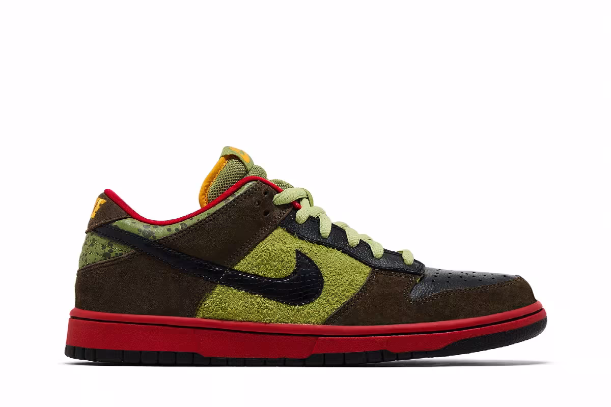 Nike Dunk Low Premium SB Asparagus, view 2