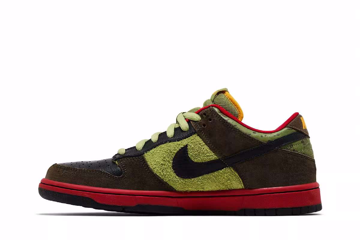 Nike Dunk Low Premium SB Asparagus, view 4