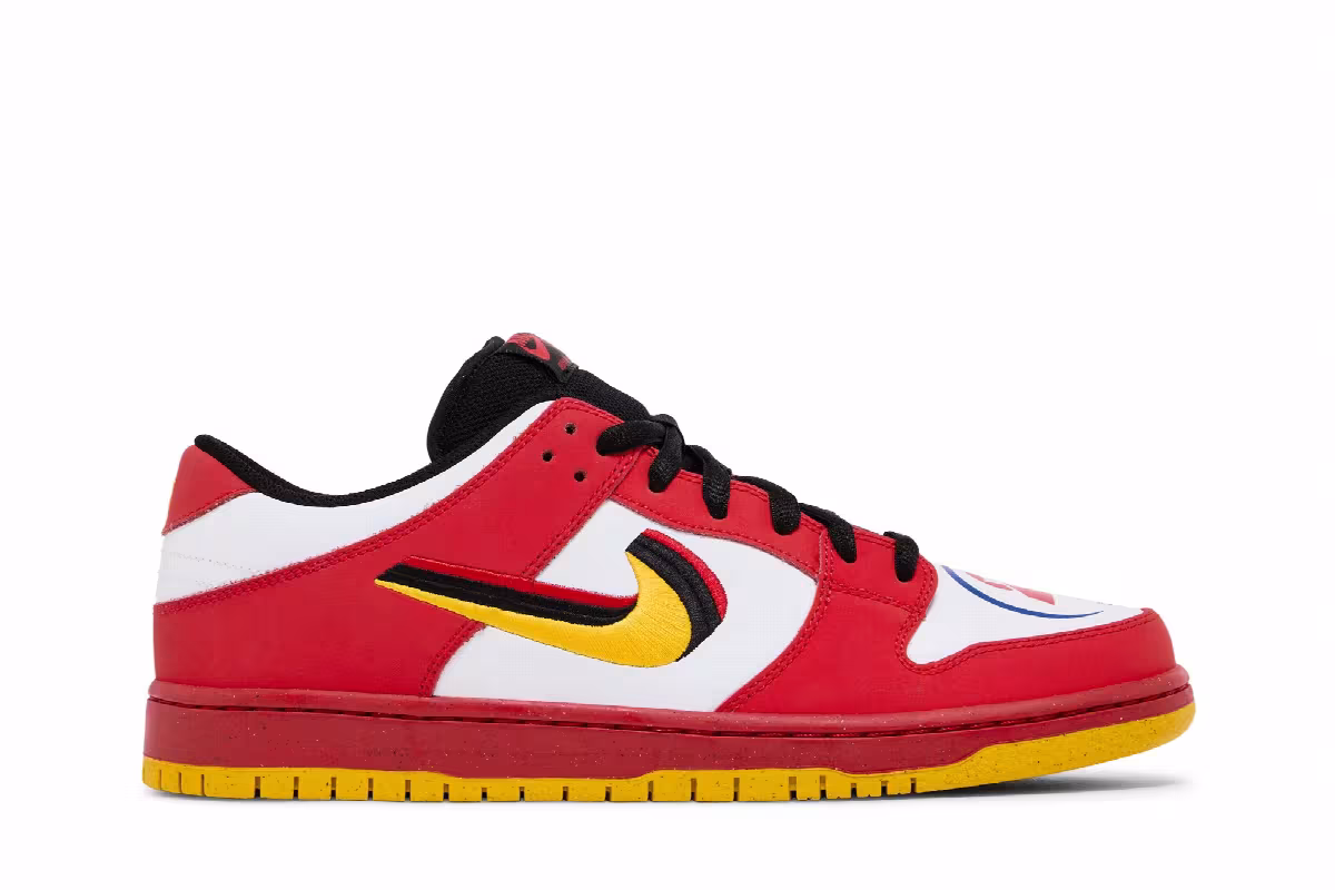 Nike Dunk SB Low Vietnam 25th Anniversary, view 2